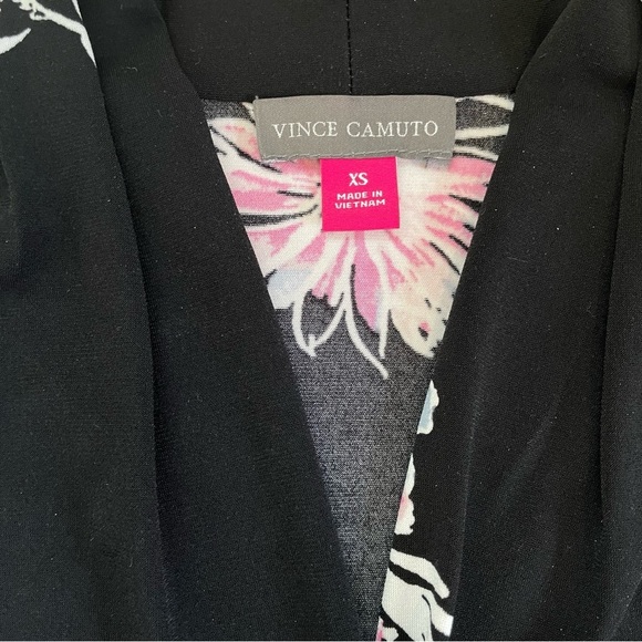 Vince Camuto Black Floral Ruched Stretch Top Sleeveless V-Neck Blouse Size XS - Picture 7 of 9